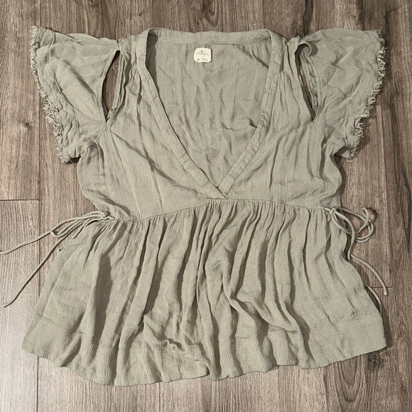 O'Neill Tops - O'Neill Sage Green Ruffle Sleeve Blouse Women’s